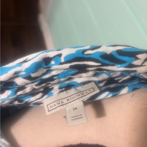 Dana Buchman Abstract Print Button-Down Blouse Women’s Medium Blue Black White - Picture 4 of 5